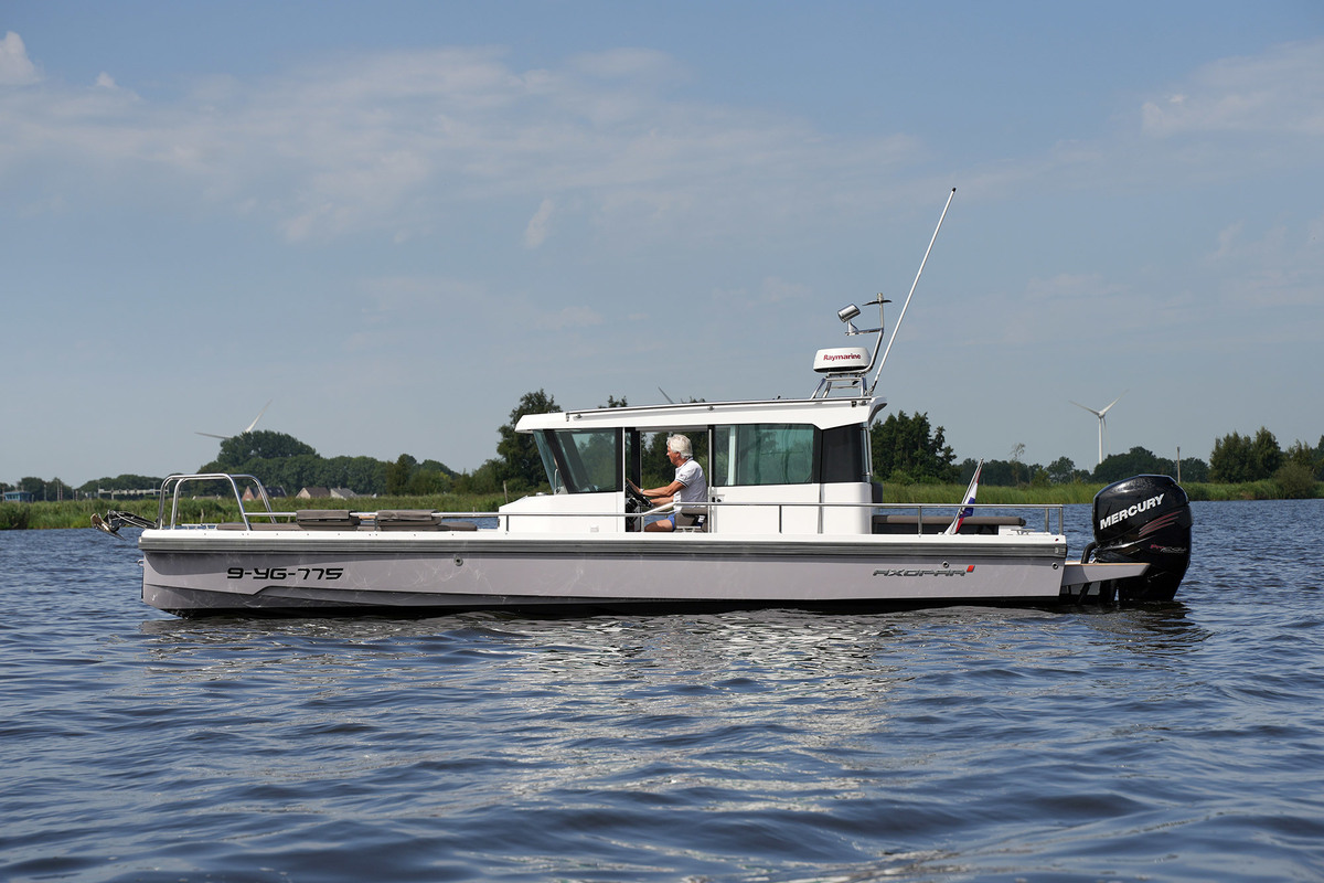 foto: 46 Axopar 28 Cabin