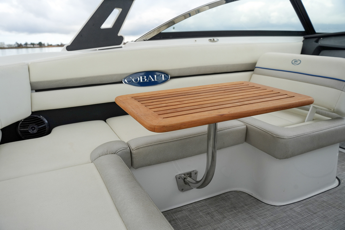 foto: 47 Cobalt CS23