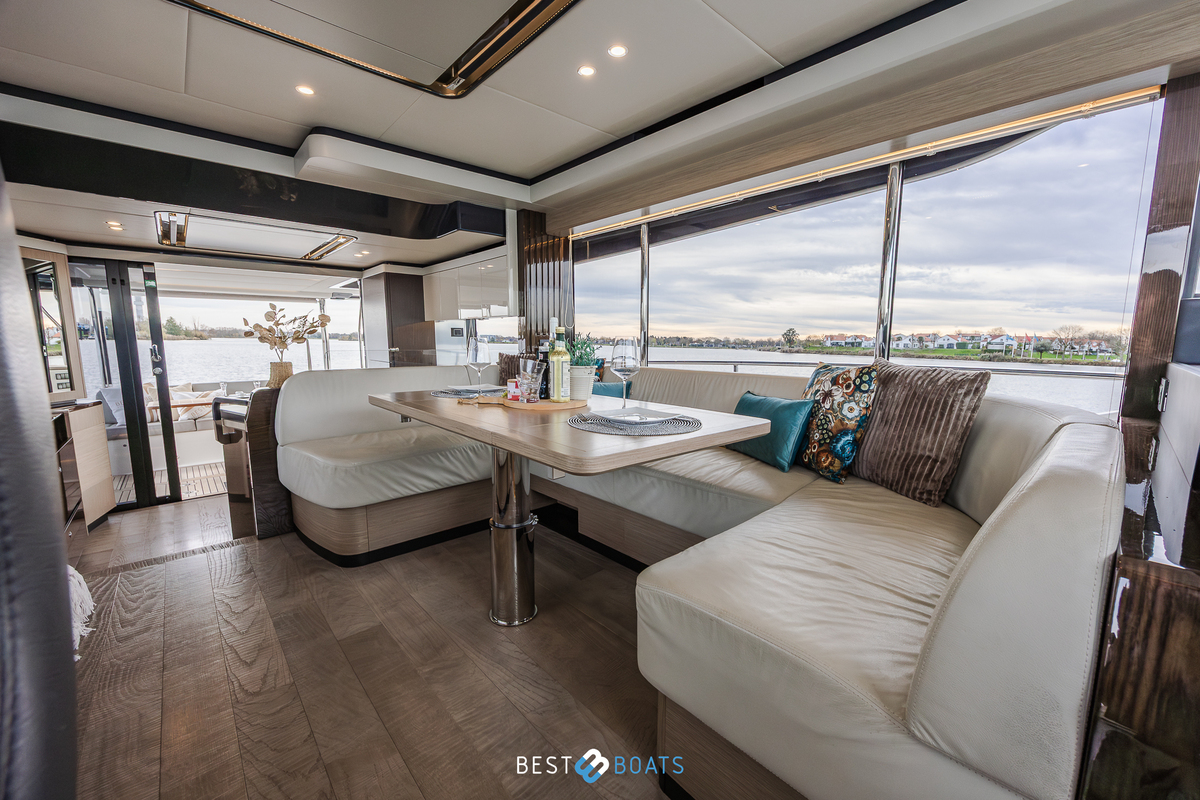 foto: 89 Absolute  Navetta 52