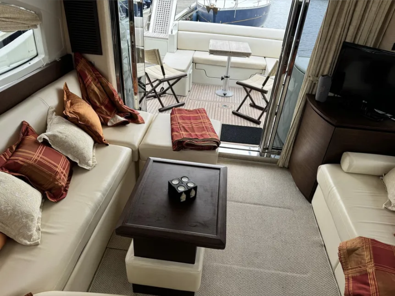 foto: 12 Azimut 43S Okometa