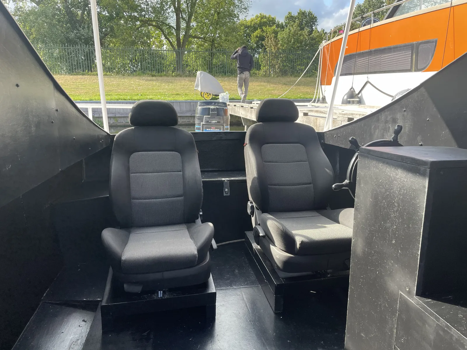 foto: 6 geen Stalen kajuitboot