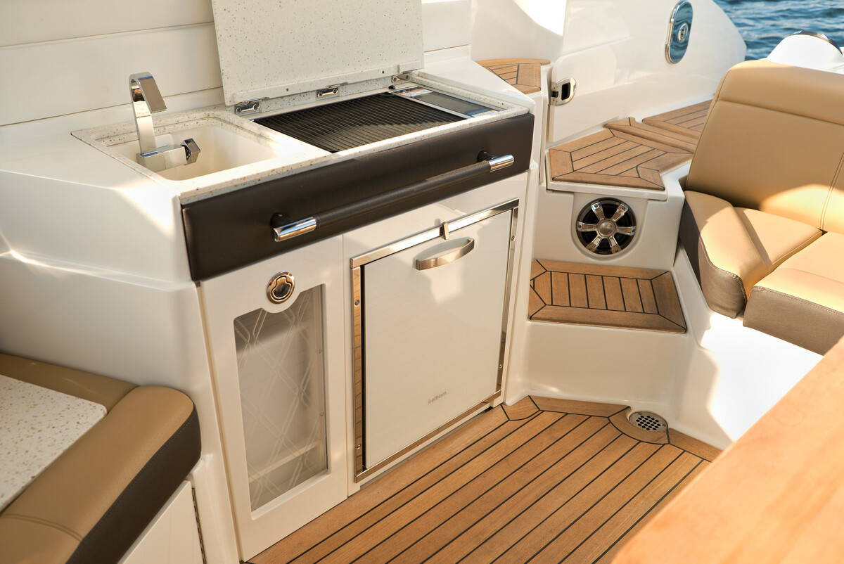 foto: 18 Sea Ray SLX 350 Outboard