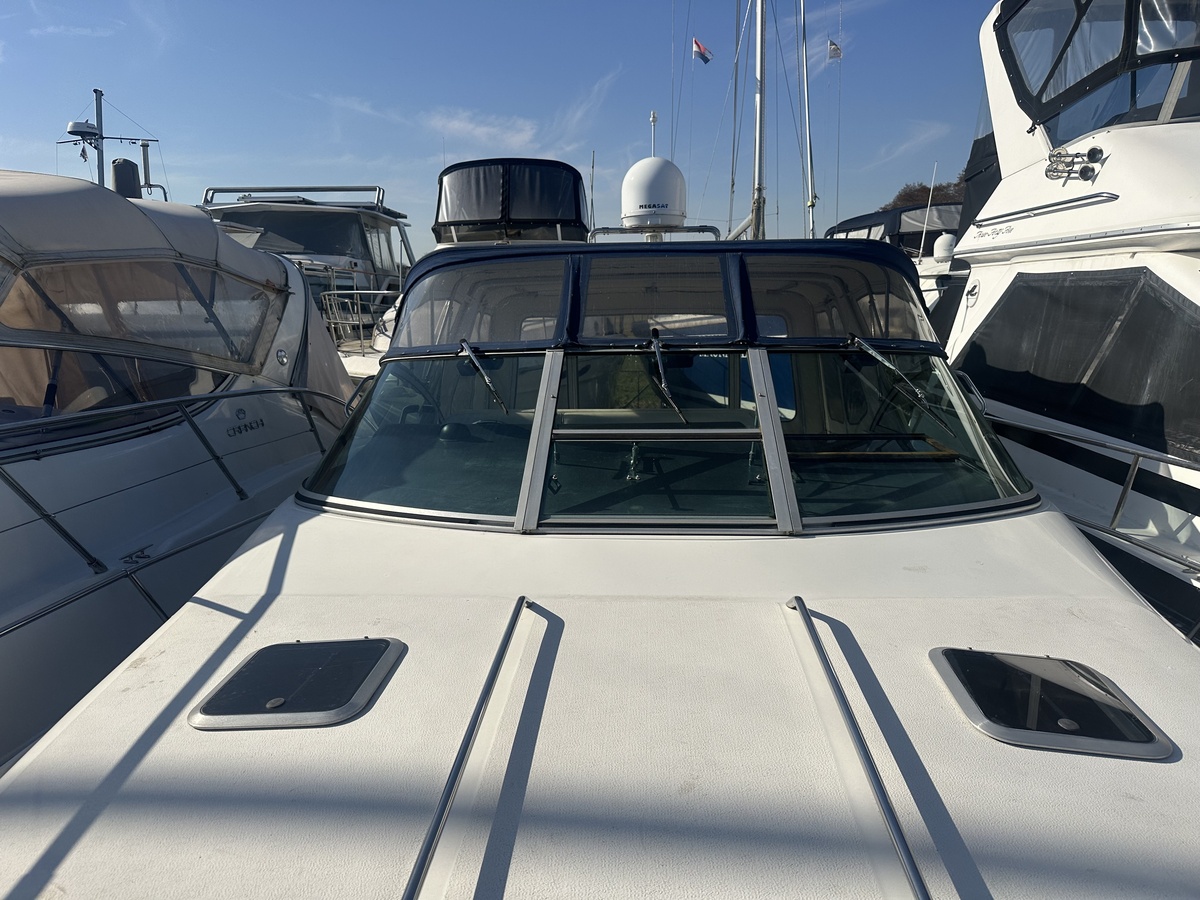 foto: 49 Sea Ray 310 Sundancer 