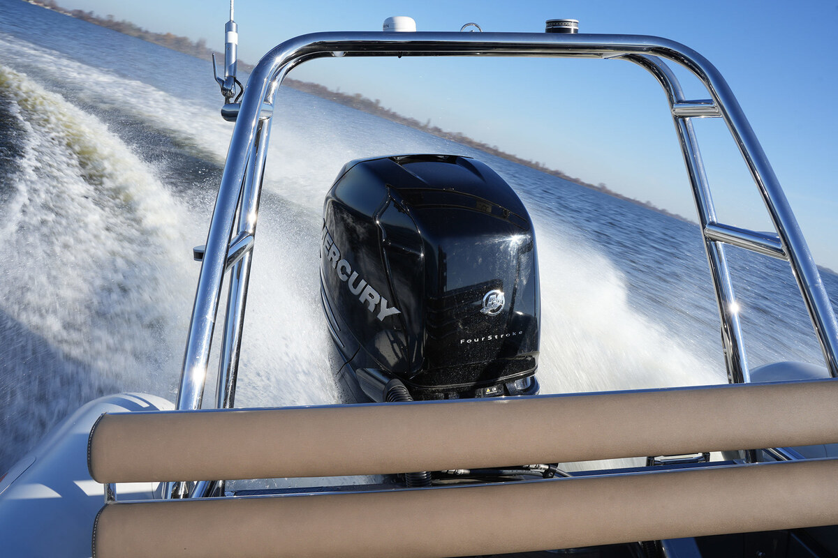 foto: 55 X-Craft R808
