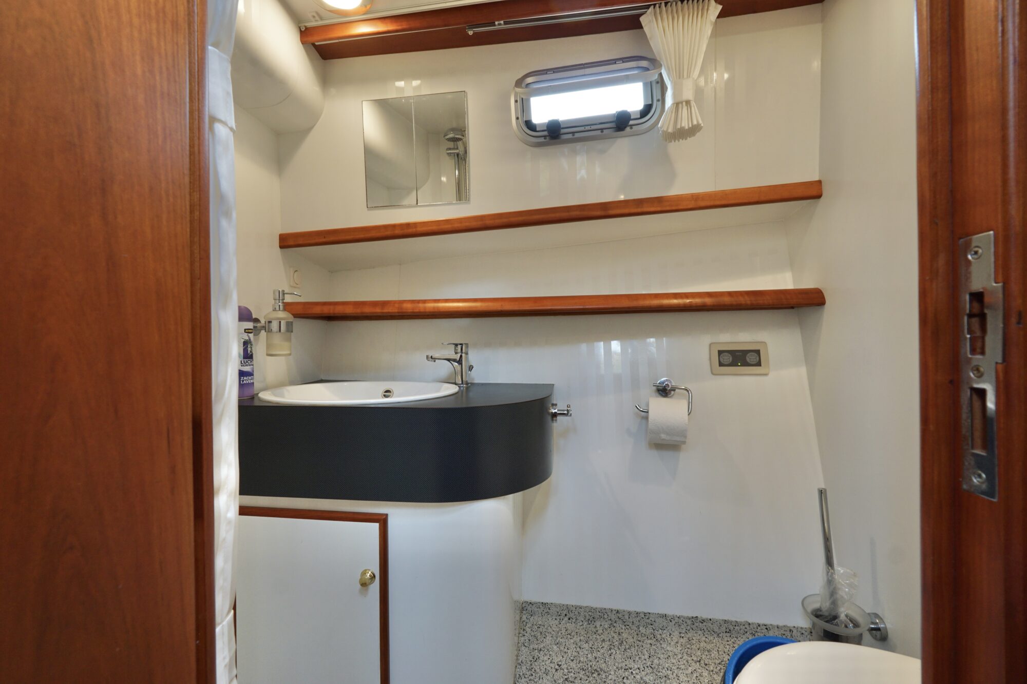 foto: 48 Jetten Jetten Bully 9.60 OK Spiegeldeur