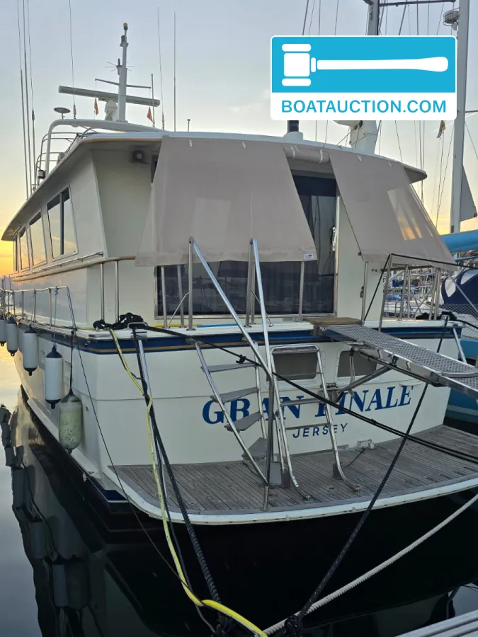 foto: 21 Hatteras 72