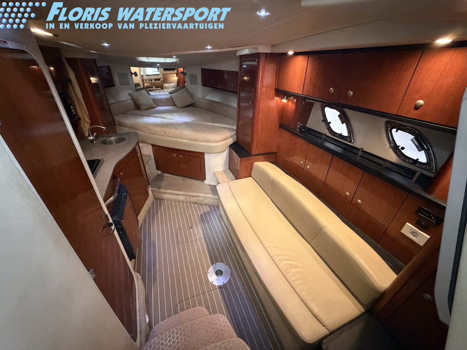 foto: 18 Sea Ray 335 Sundancer