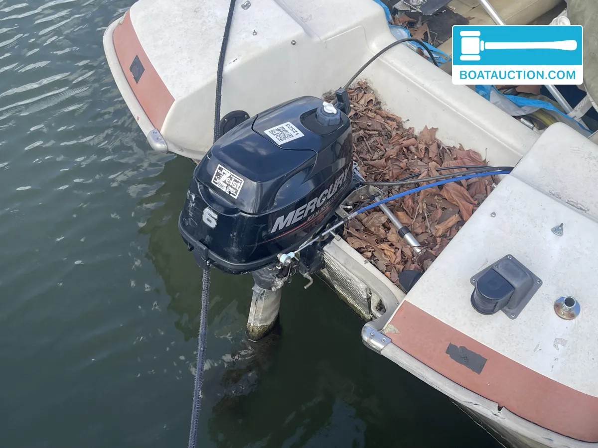 foto: 10 Motorboat 400