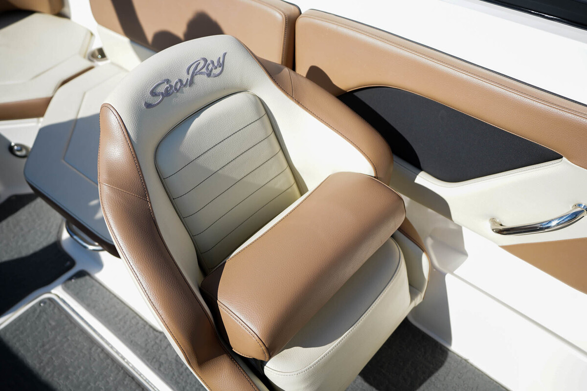 foto: 60 Sea Ray Sun Sport 230