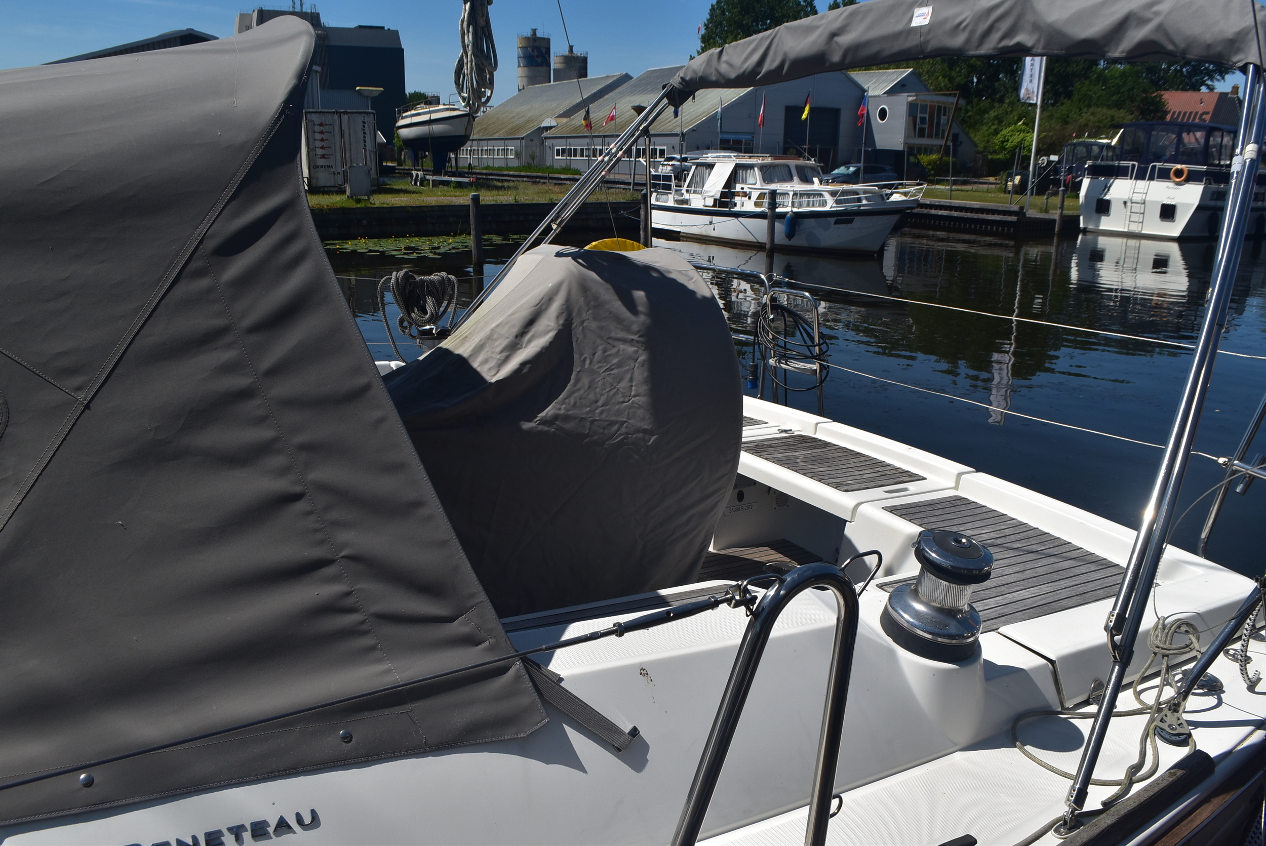 foto: 32 Beneteau Oceanis 37