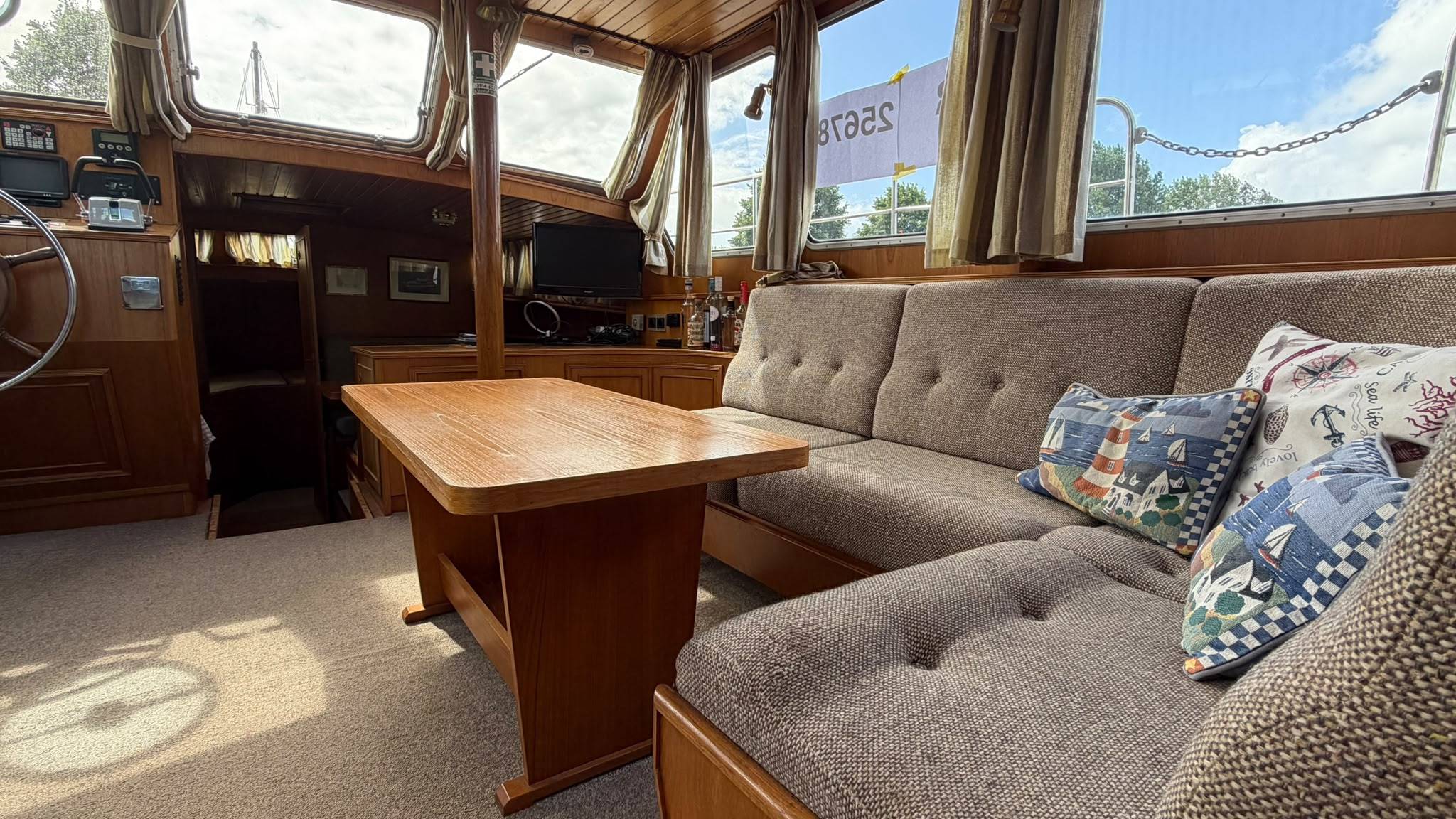 foto: 20 Van Der Valk 1300 Fly Bridge