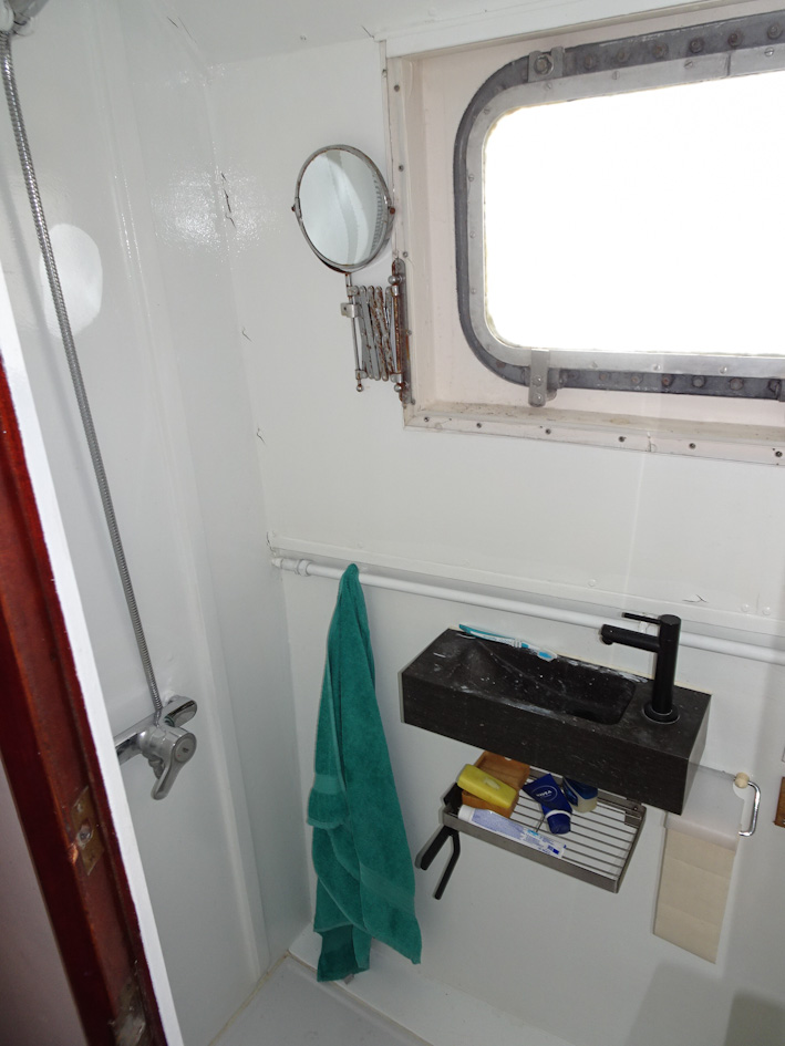 foto: 43 Varend Woonschip ex RWS vlet 14.78