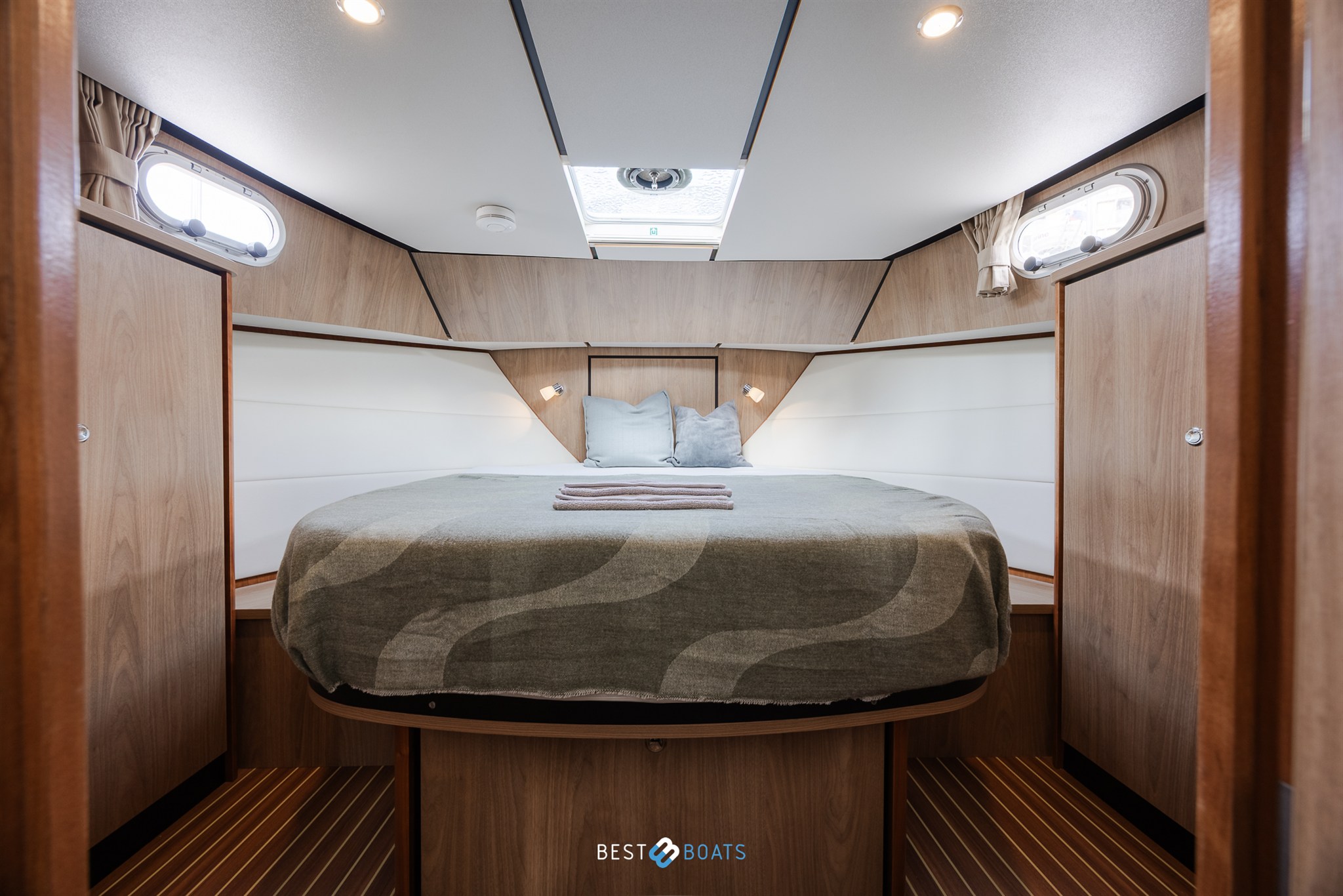 foto: 83 Linssen Grand Sturdy 35.0 AC