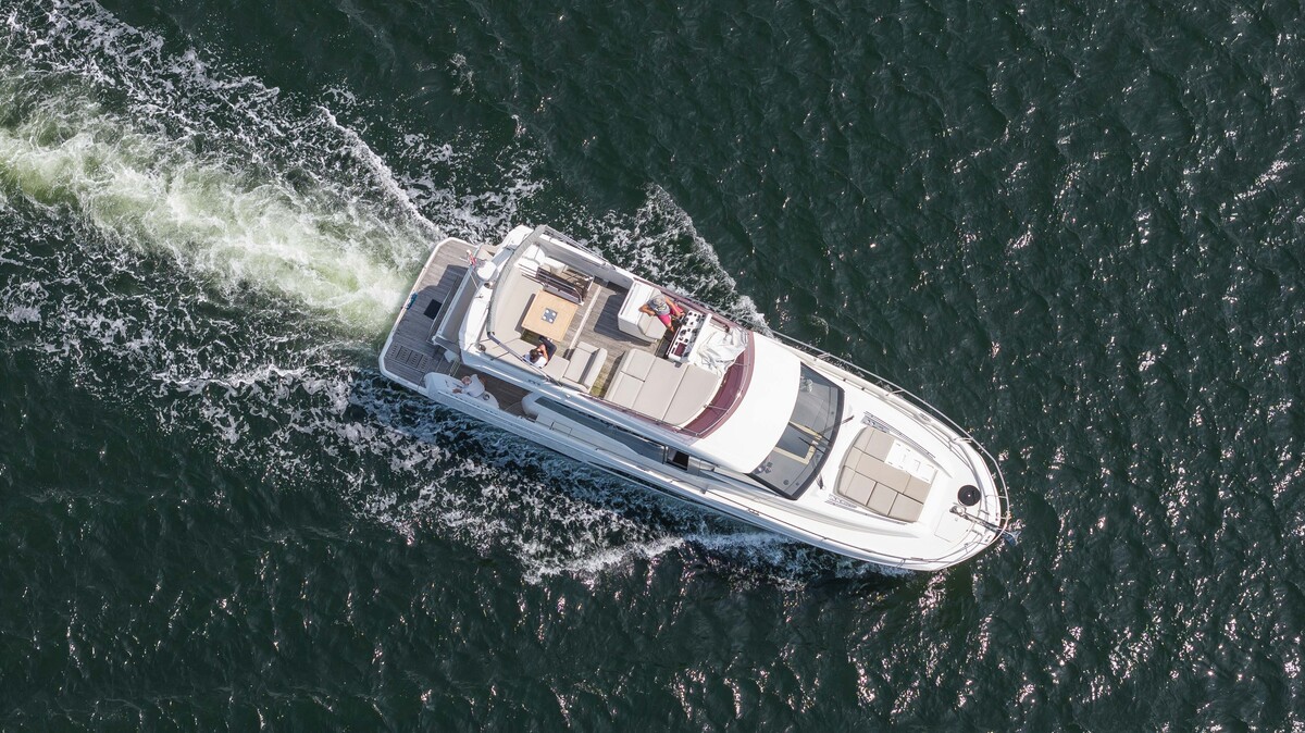 foto: 37 Jeanneau  Prestige 520 Fly
