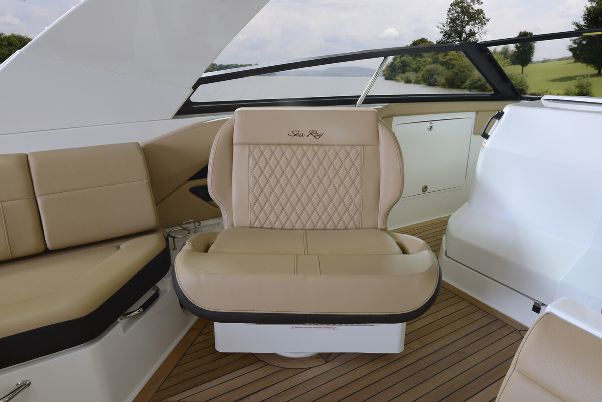 foto: 39 Sea Ray SLX 400