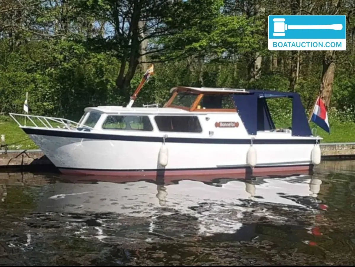 hoofdfoto: 1 Motorboat 830