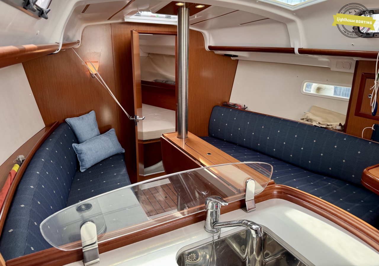 foto: 5 Beneteau Oceanis Clipper 323