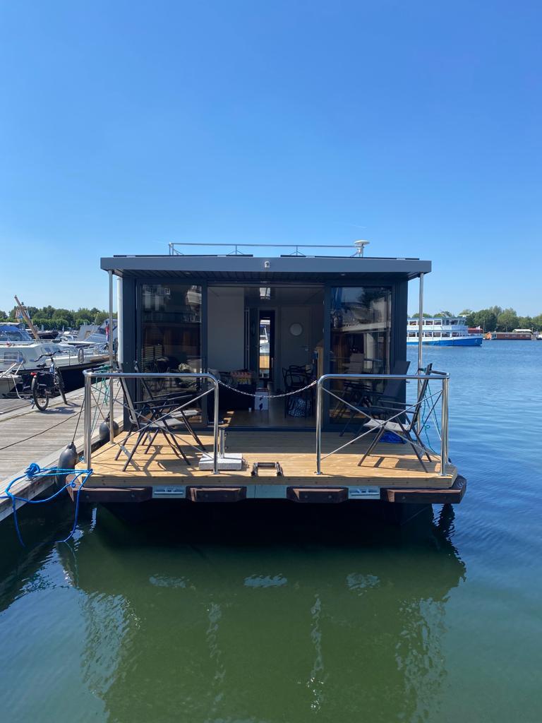 foto: 56 Campi 400 Houseboat