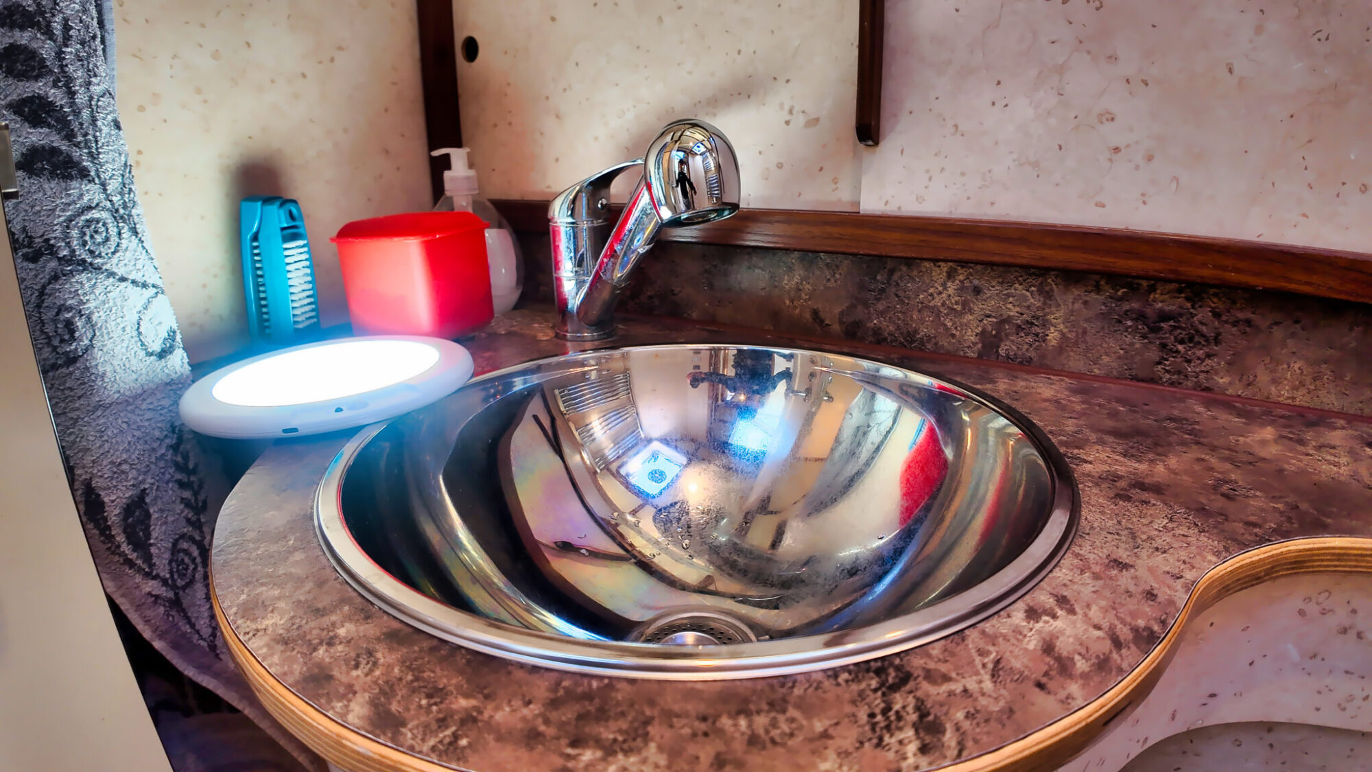 foto: 37 Bruce Roberts Bruce Roberts Euro 12.00 Flybridge