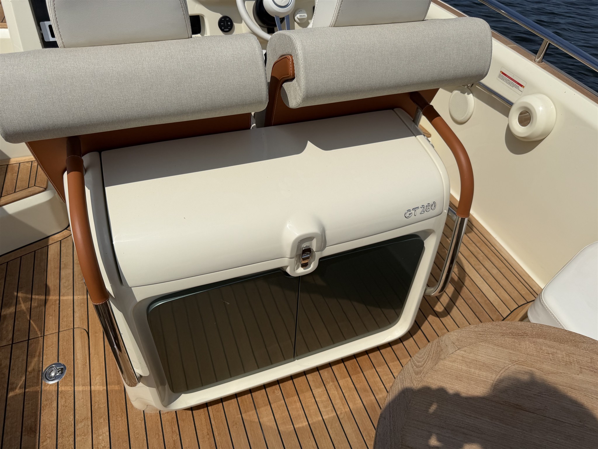 foto: 37 Invictus GT 280