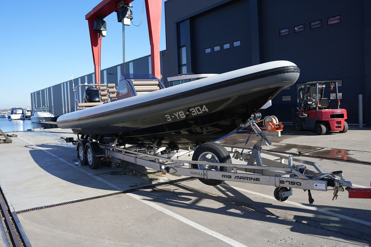foto: 56 X-Craft R808