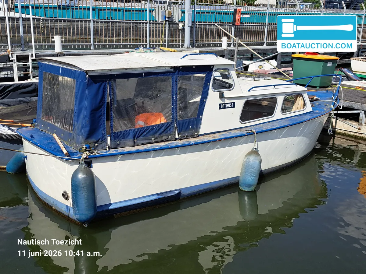 foto: 13 Motorboat 600