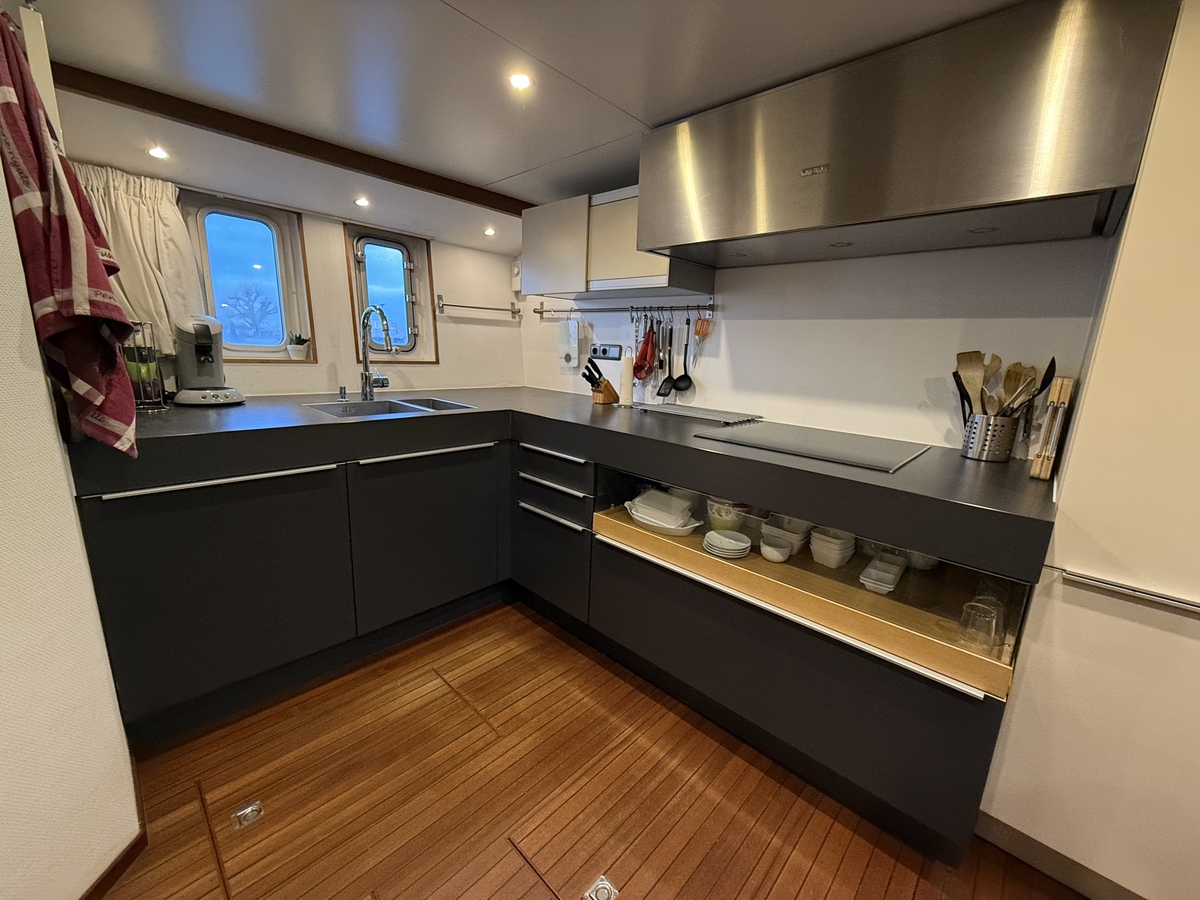 foto: 40 Ex-Patrouille Vaartuig Varend Woonschip