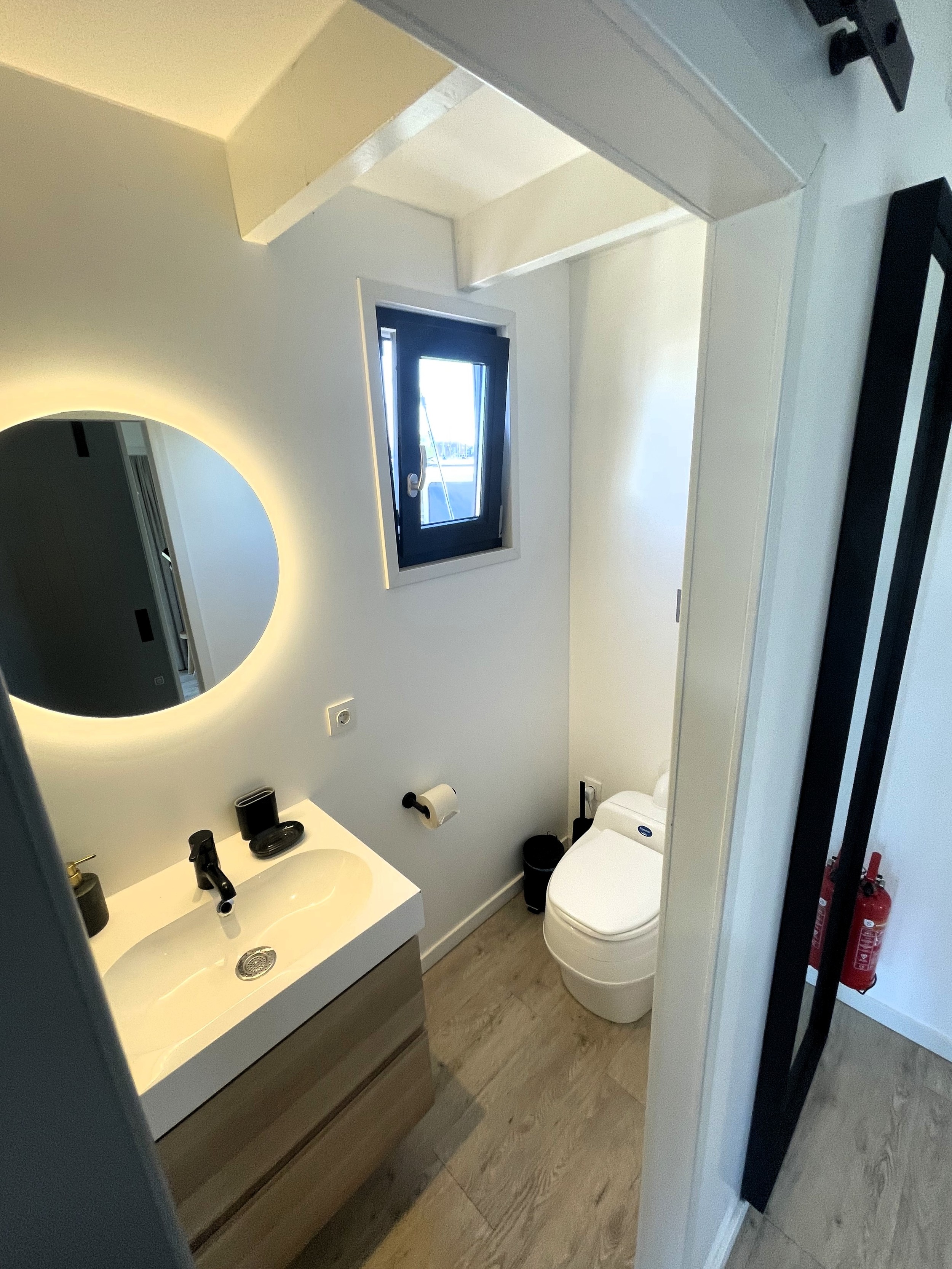 foto: 39 Surla 15 Houseboat Zelfvoorzienend