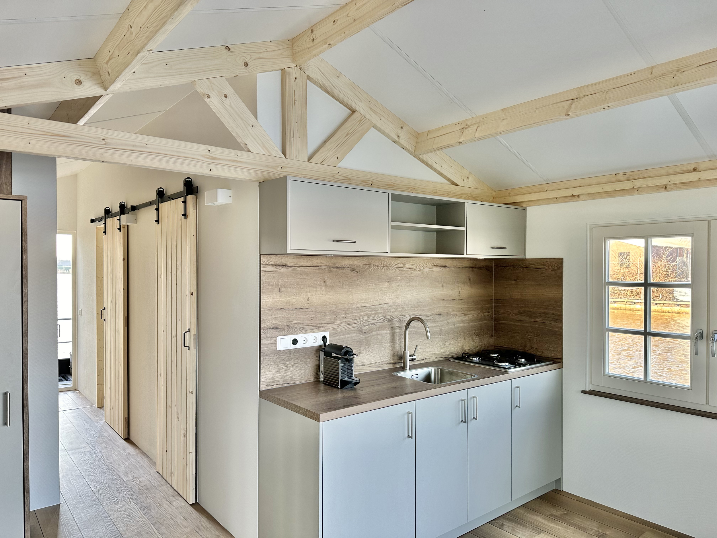 foto: 87 HOMESHIP VaarChalet In Amsterdam 1250D Luxe Houseboat