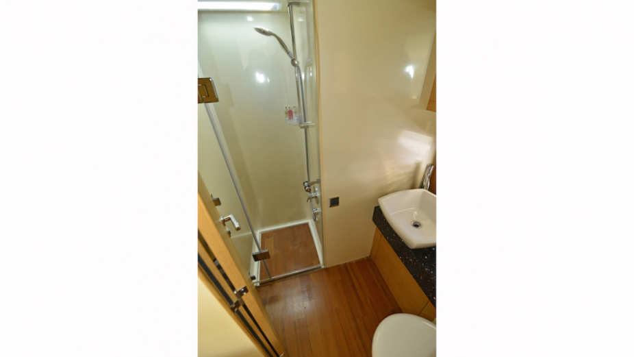 foto: 28 Fairline Phantom 48