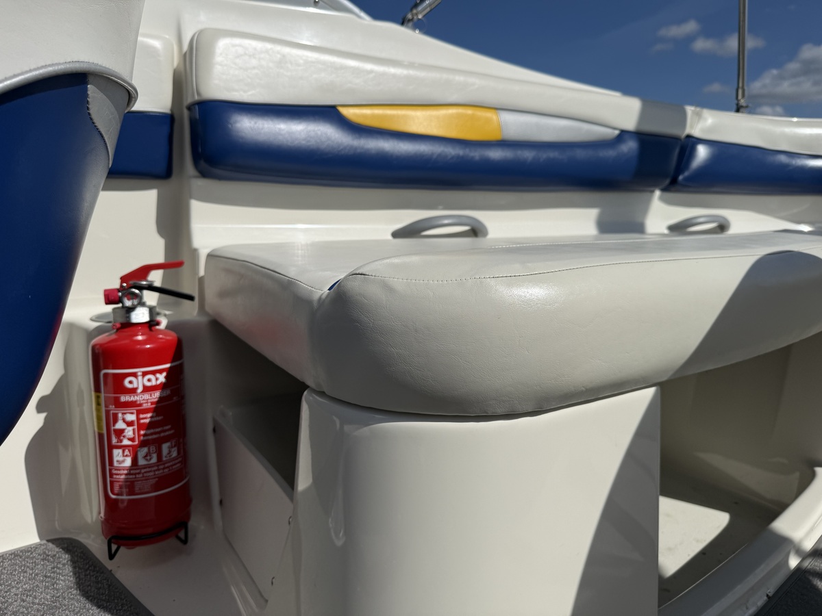 foto: 33 Bayliner 219 SD