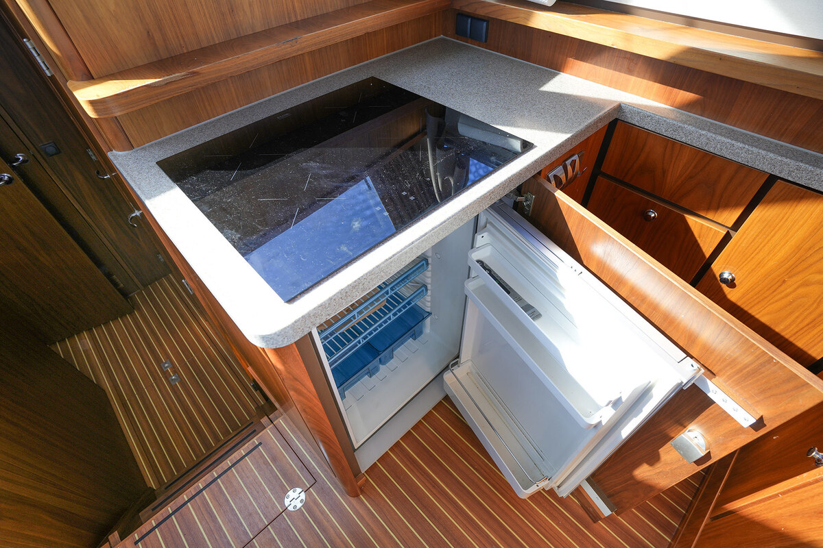 foto: 73 Linssen Grand Sturdy 410 AC Variotop met stabilisator