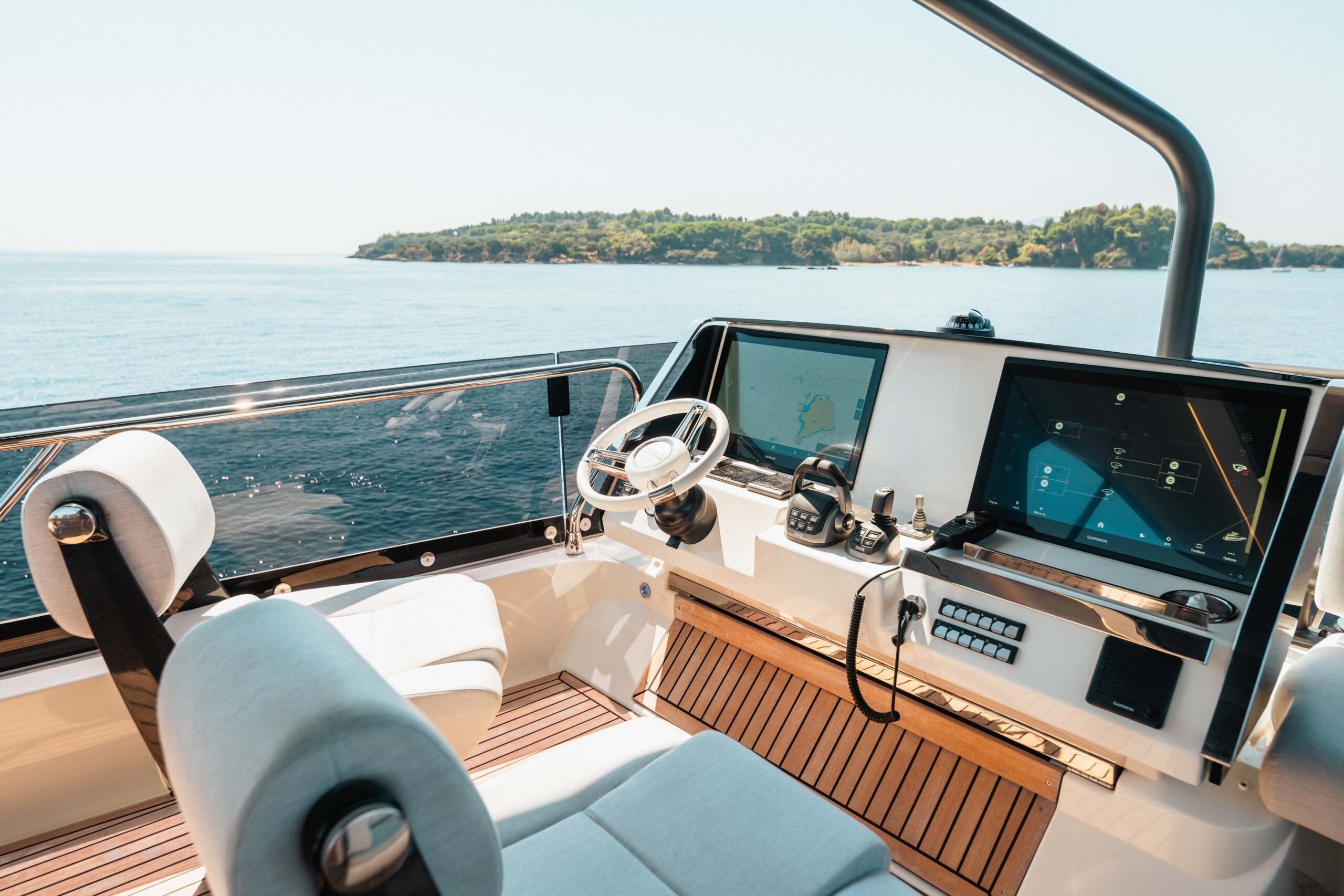 foto: 130 Prestige 690 flybridge