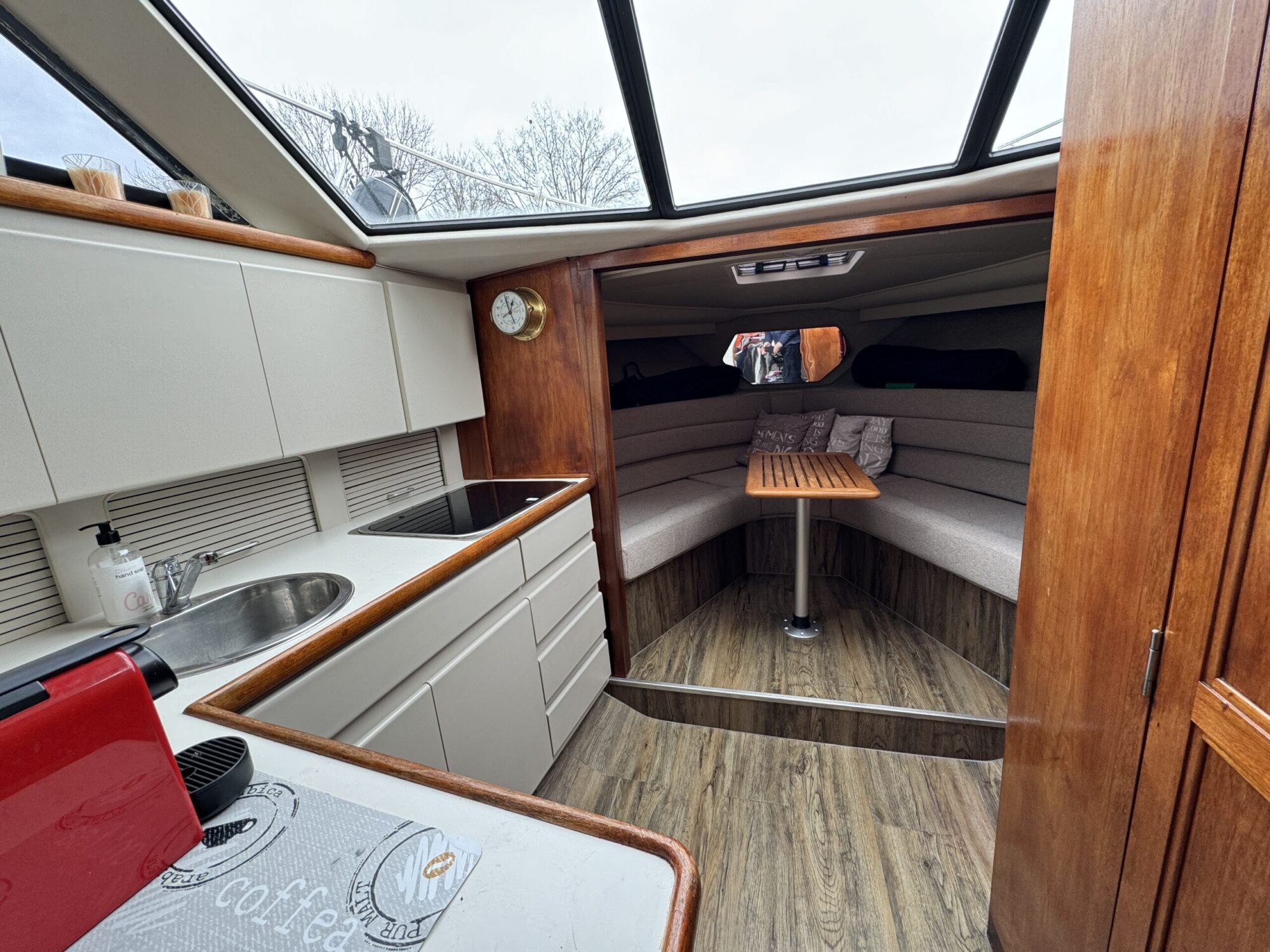 foto: 63 Carver Carver 28 Flybridge