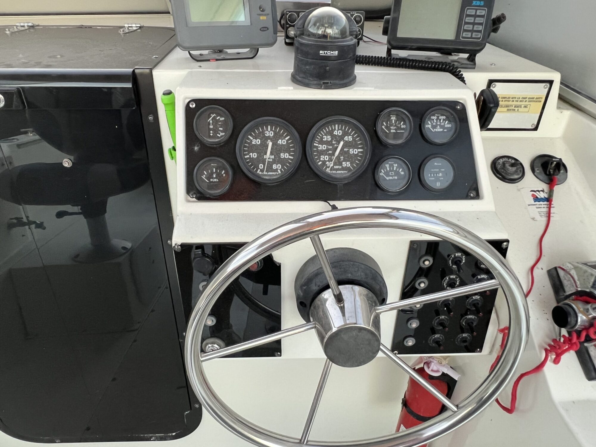 foto: 19 Celebrity Celebrity 2500 Fish Hawk