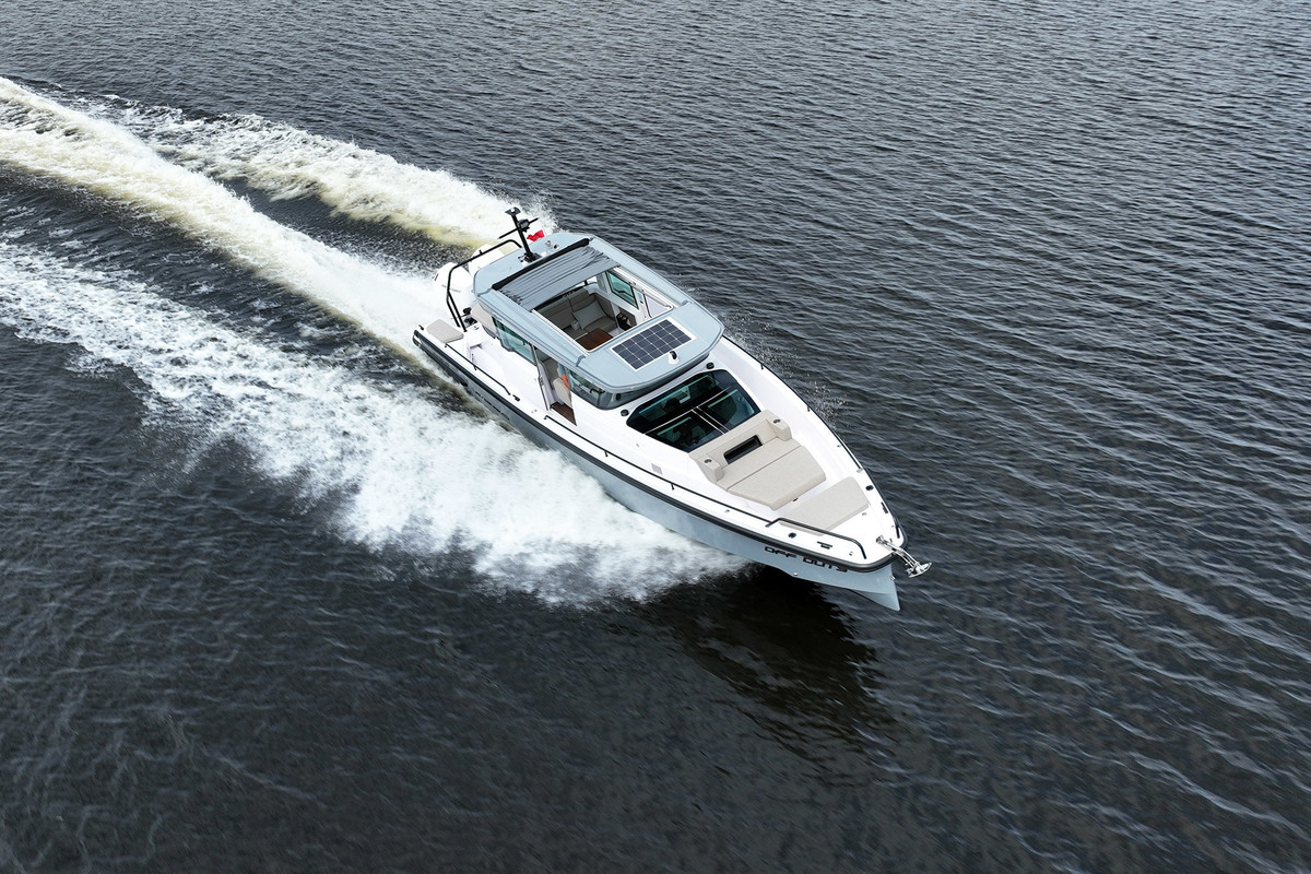 foto: 93 Axopar  37 XC Cross Cabin Mediterrana Edition