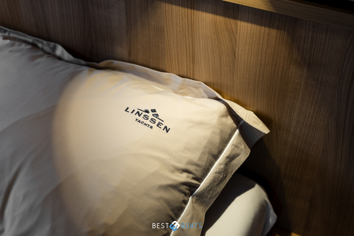 foto: 44 Linssen Grand Sturdy 35.0 AC INTERO