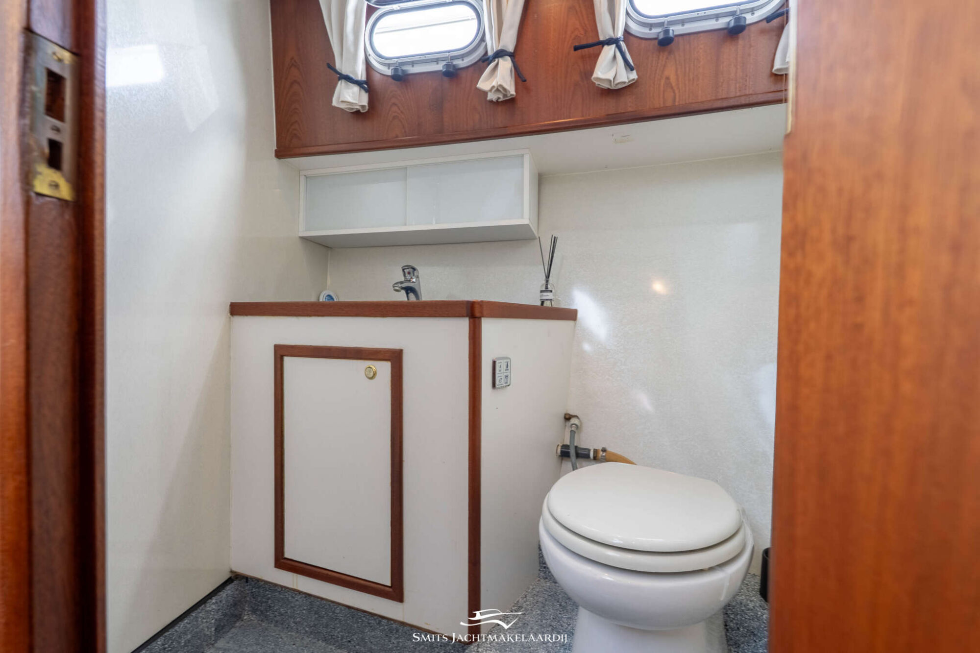 foto: 26 Bach Bach Yacht 35 OK