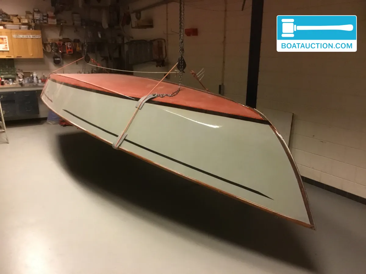 foto: 36 Spanker 712