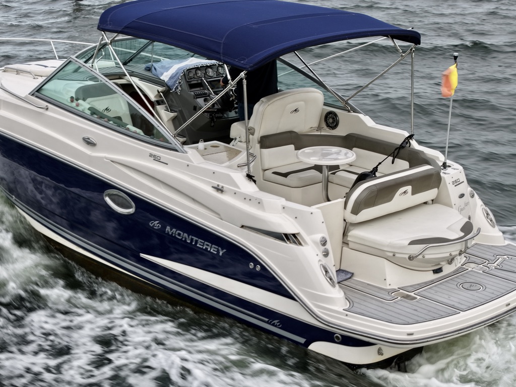 foto: 54 Monterey Monterey 260 Sport Cruiser