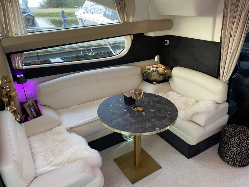 foto: 14 Prestige 42 Fly