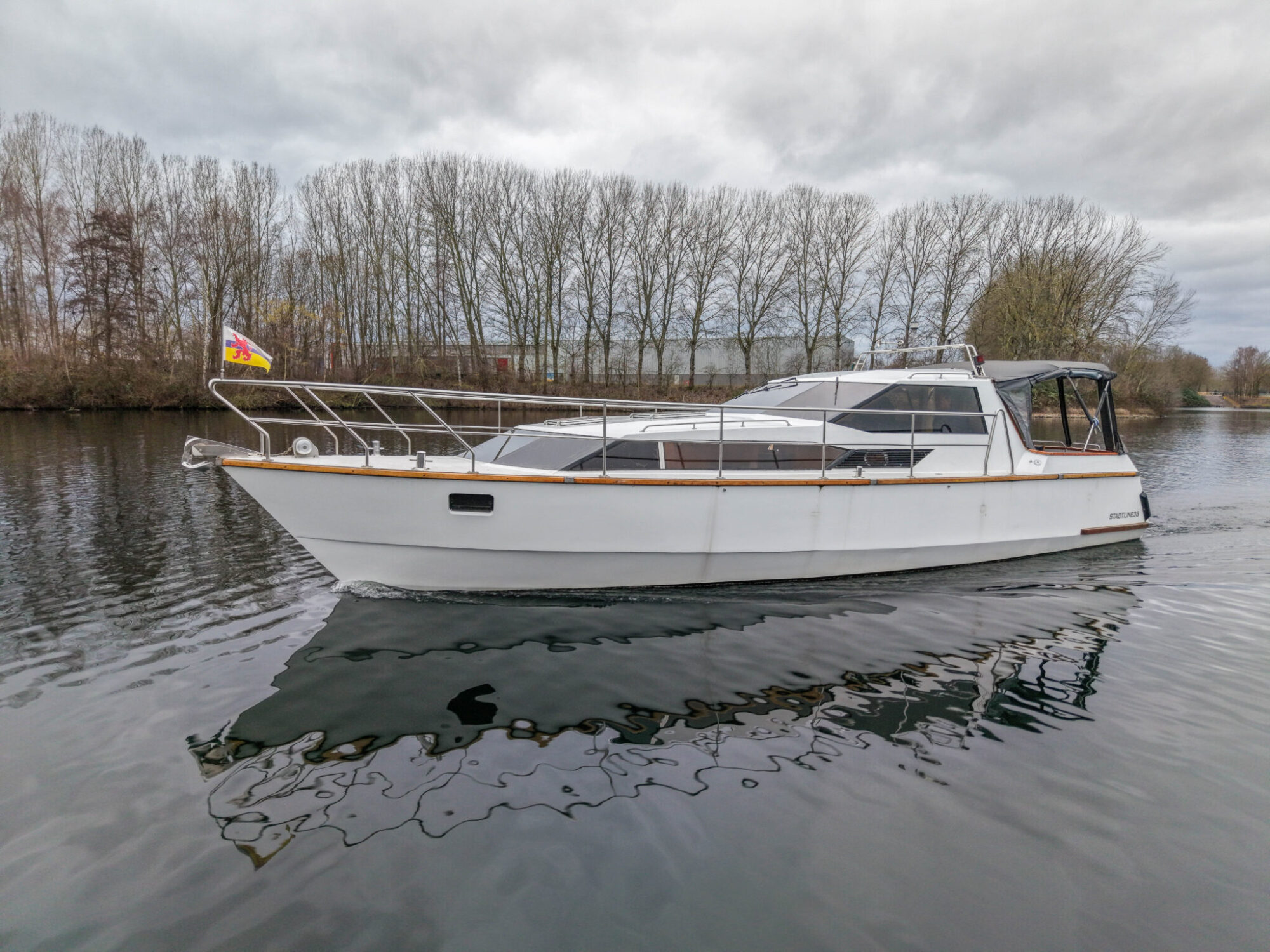 foto: 36 Stadtline Stadtline 38 OK Spiegeldeur