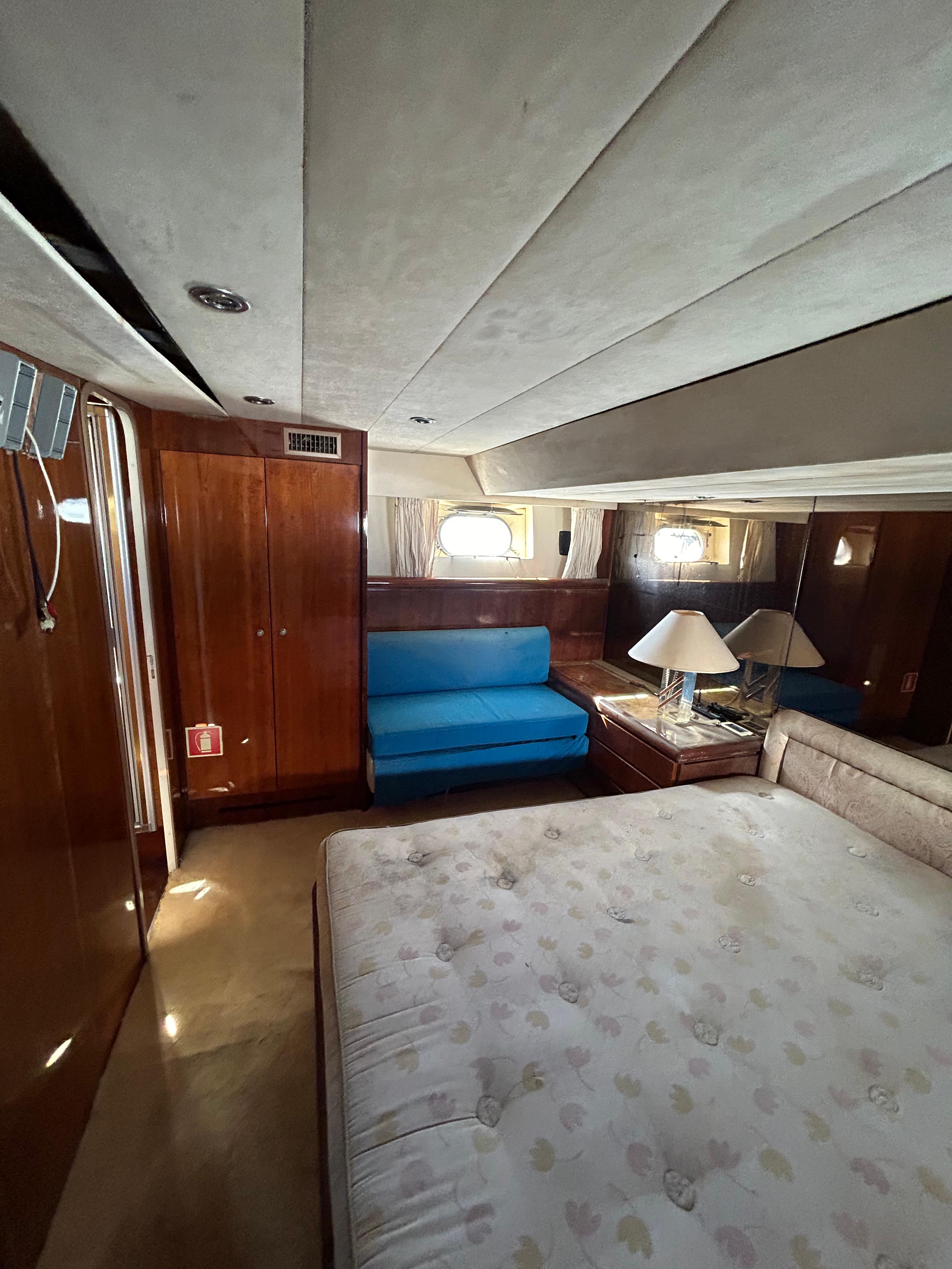 foto: 12 Falcon 82 geschikt voor bewoning 