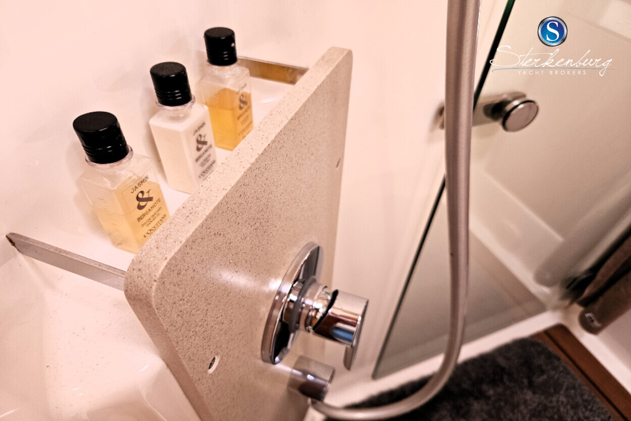 foto: 124 Bavaria 43 HT