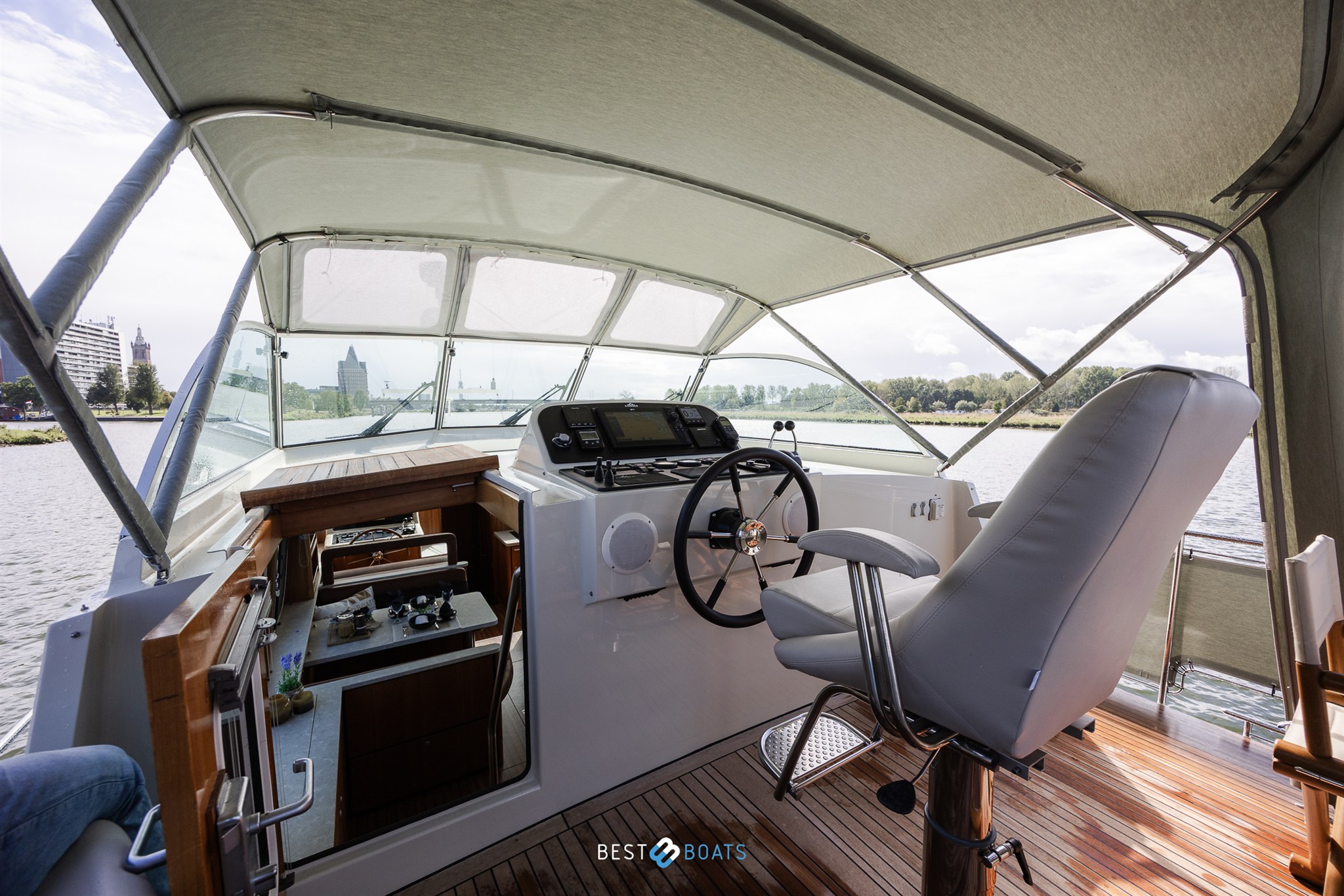 foto: 35 Linssen Grand Sturdy 45.9 AC Twin