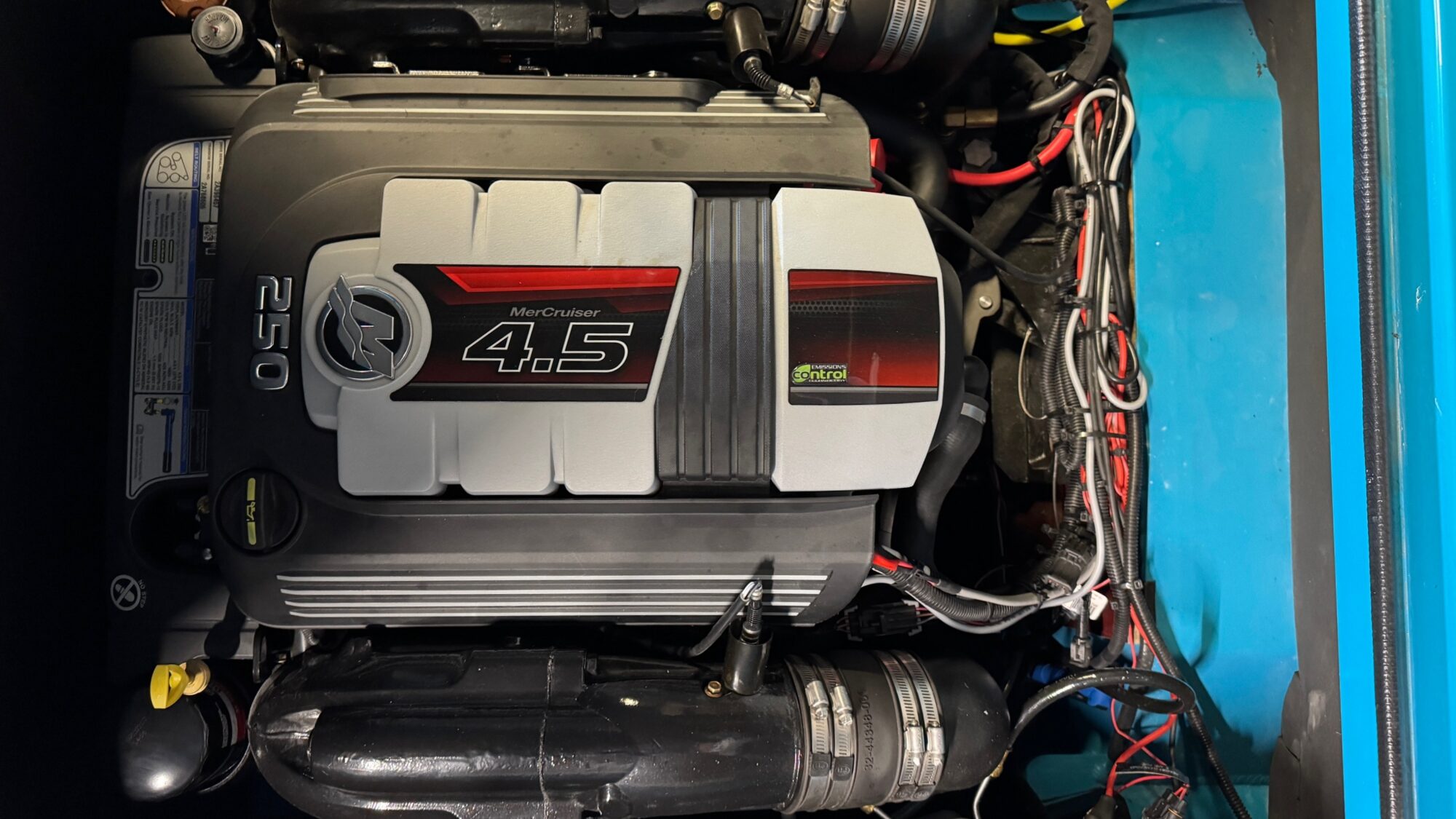 foto: 24 Futuro Boats Futuro ZX-20L Tender