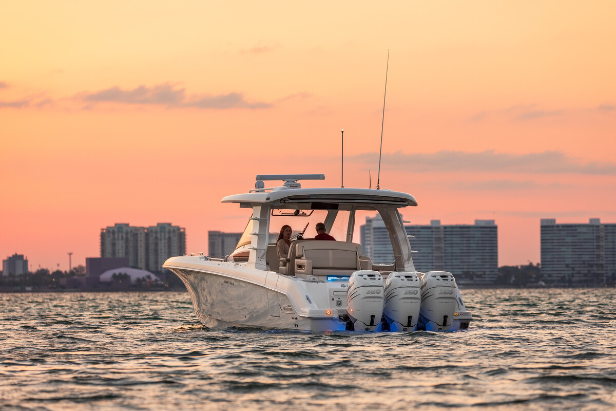 foto: 32 Boston Whaler 350 Realm
