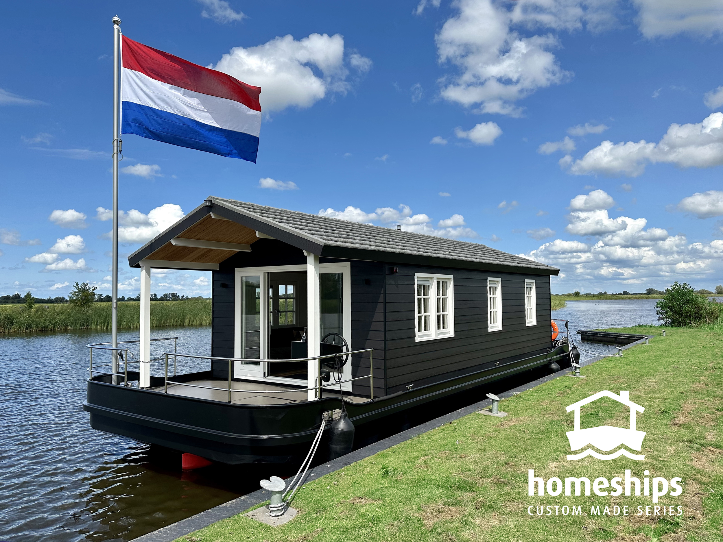 foto: 88 HOMESHIP VaarChalet 1250D Luxe Houseboat