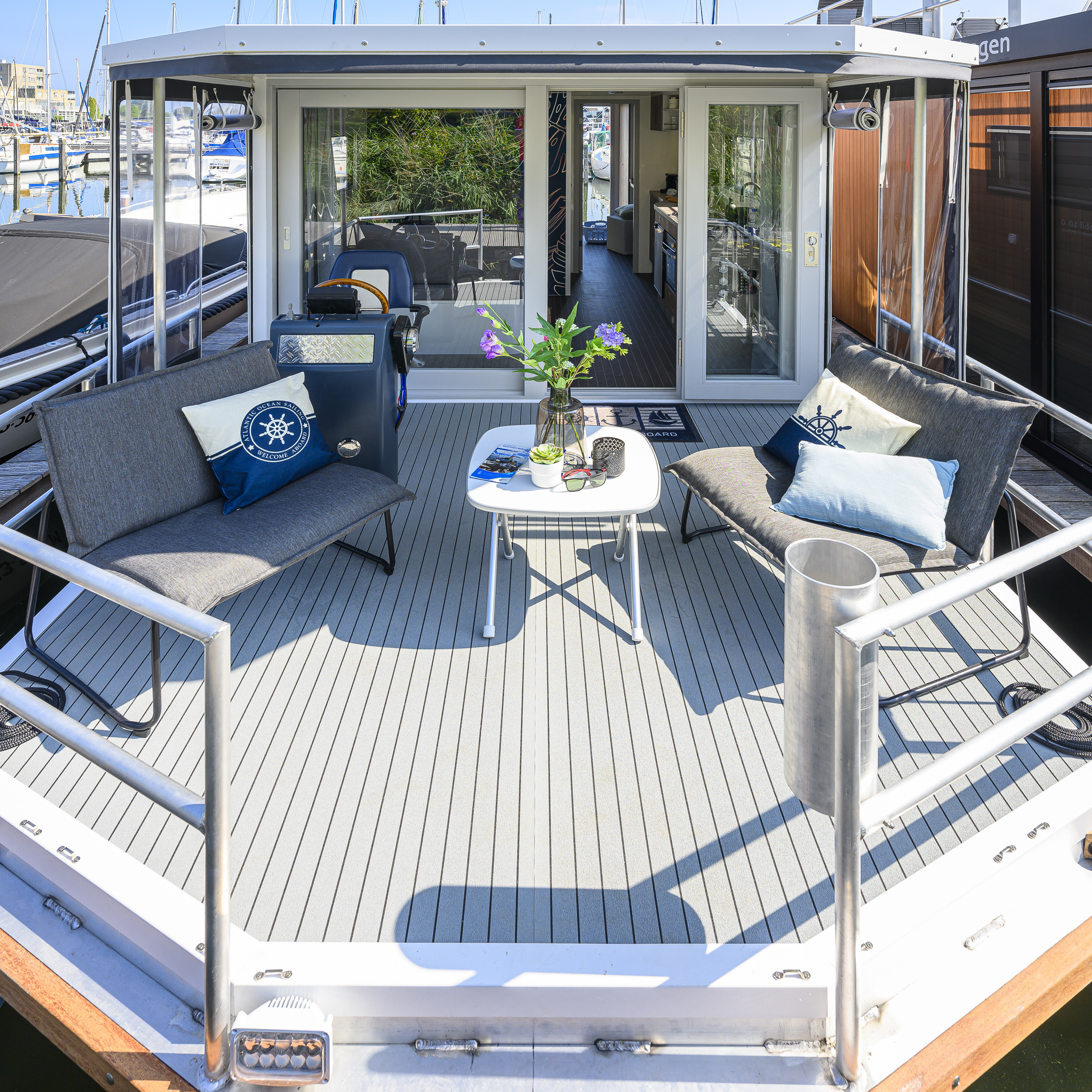 foto: 24 Flexmobil Houseboat Insula