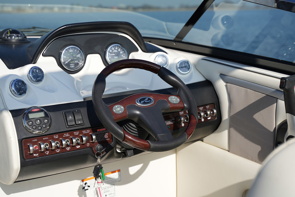 foto: 33 Sea Ray 250 SLX